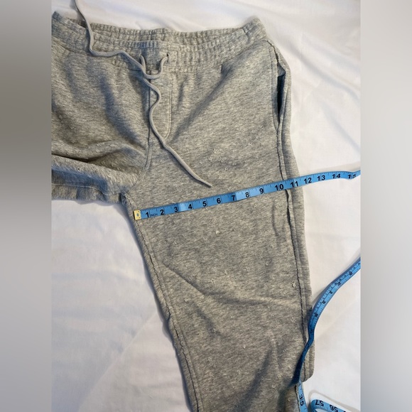 Alo Yoga Fierce Sweatpant Dove Grey Large never worn NWOT - Picture 5 of 10